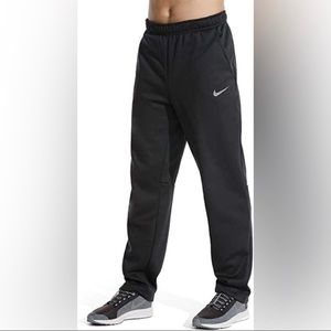 Nike Men’s DriFit Therma Training Pants in Black